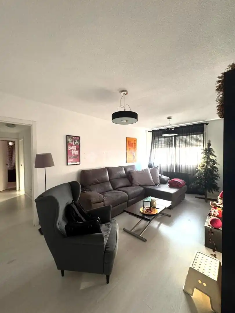 Sala de estar de Piso en venta en Parla con Calefacción, Trastero y Piscina comunitaria