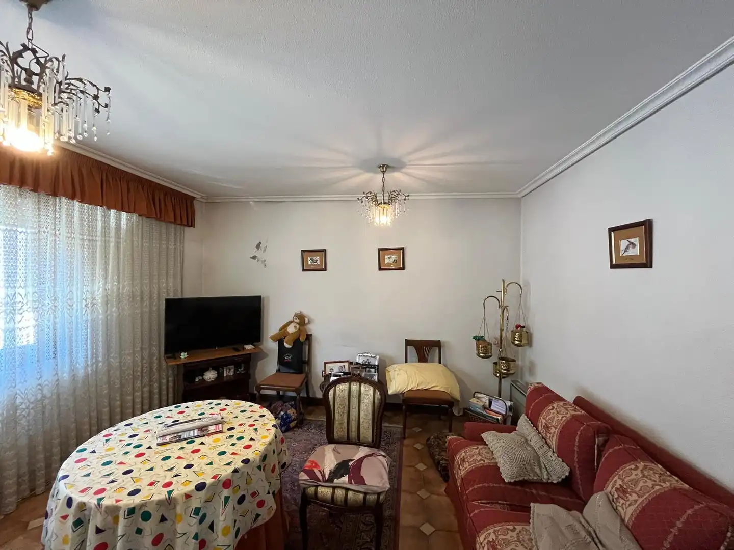 Sala d'estar de Casa o xalet en venda en Vigo  amb Calefacció, Jardí privat i Parquet