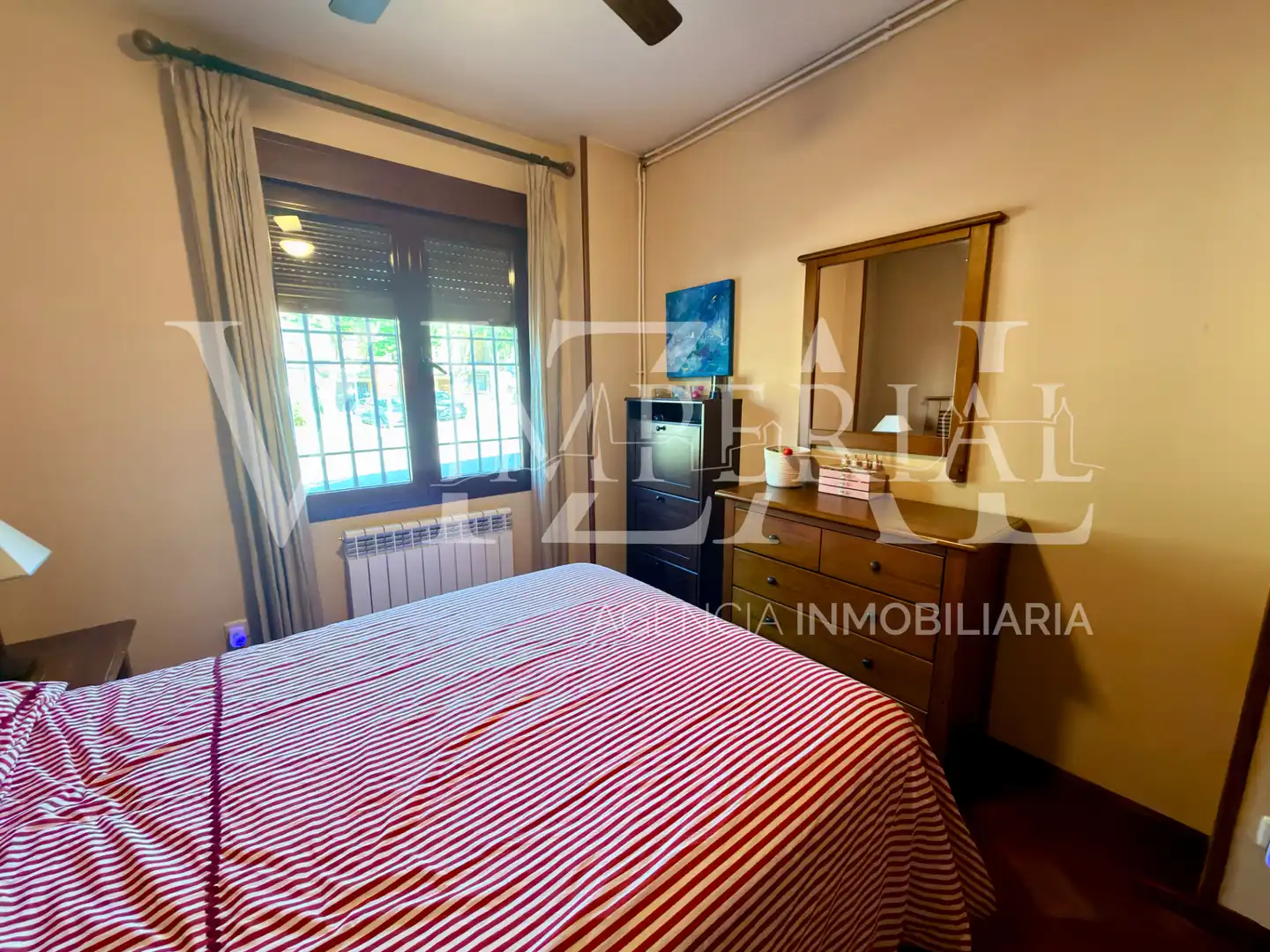 Habitación de Apartamento en venta en Toledo con Calefacción, Parquet y Trastero