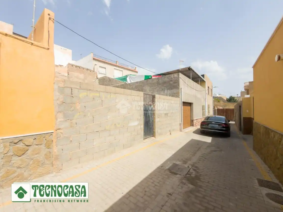 Terreny residencial en venda a Adra, imagen 2
