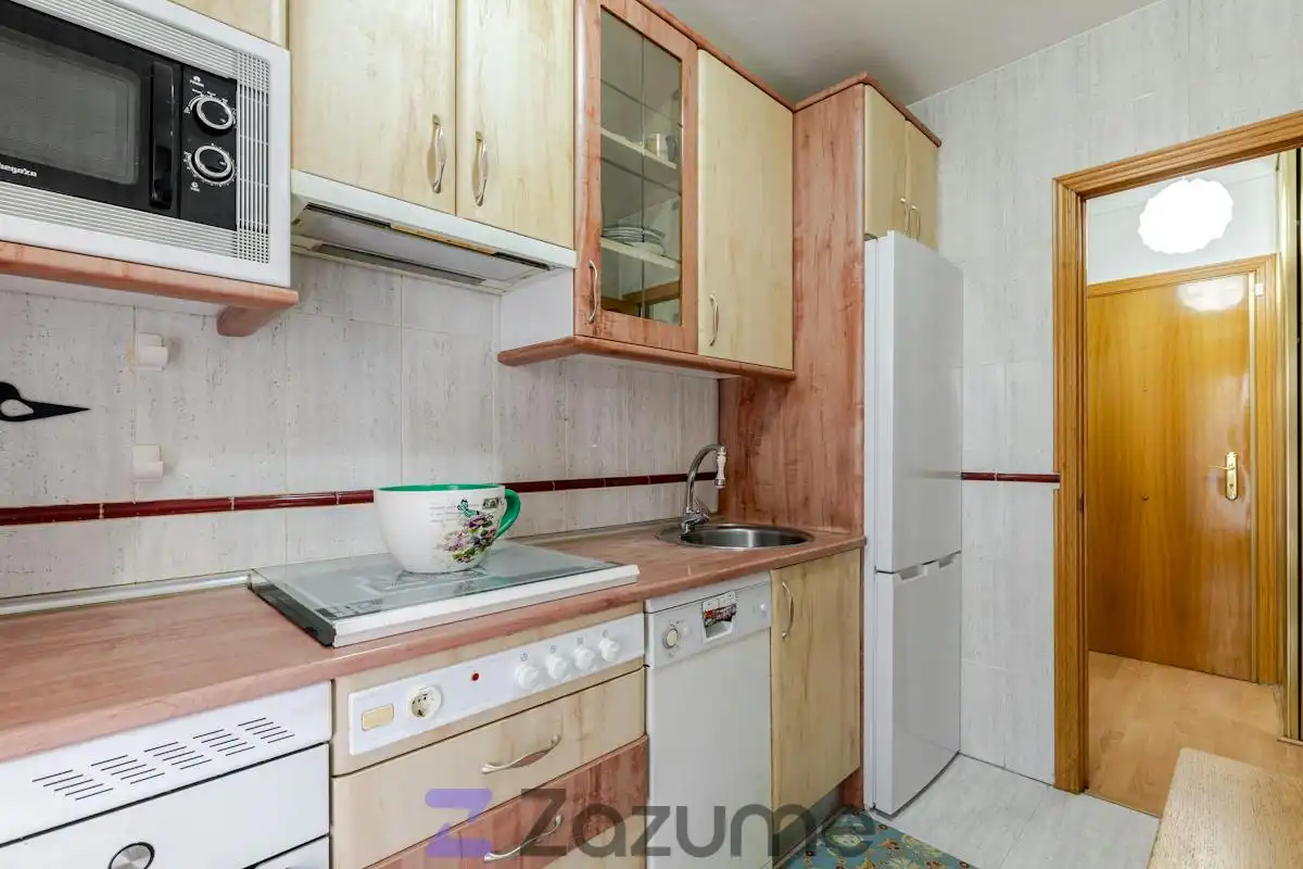 Kitchen of Flat for rent in Puente de Vallecas