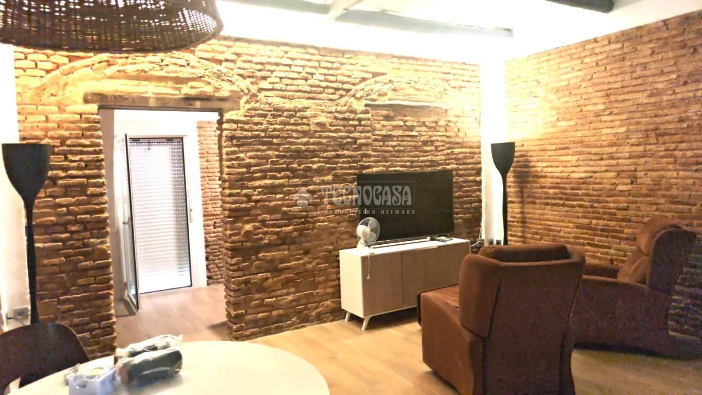 Single-family semi-detached for rent