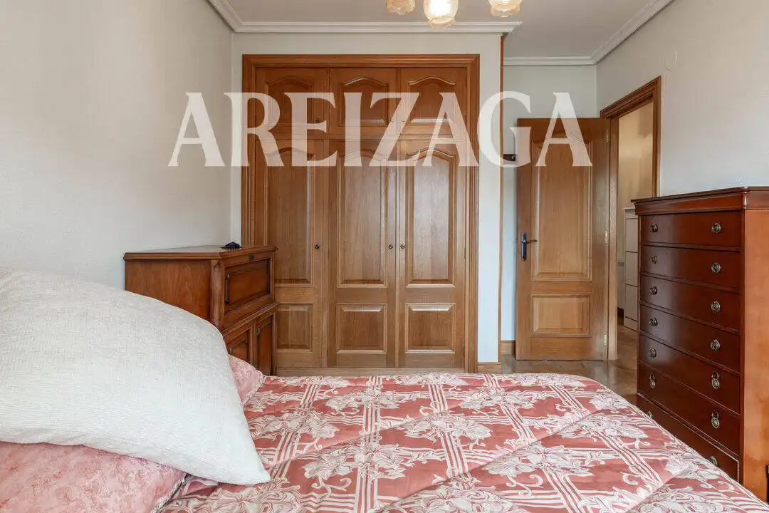 Dormitori de Casa o xalet en venda en Donostia - San Sebastián  amb Calefacció, Jardí privat i Terrassa
