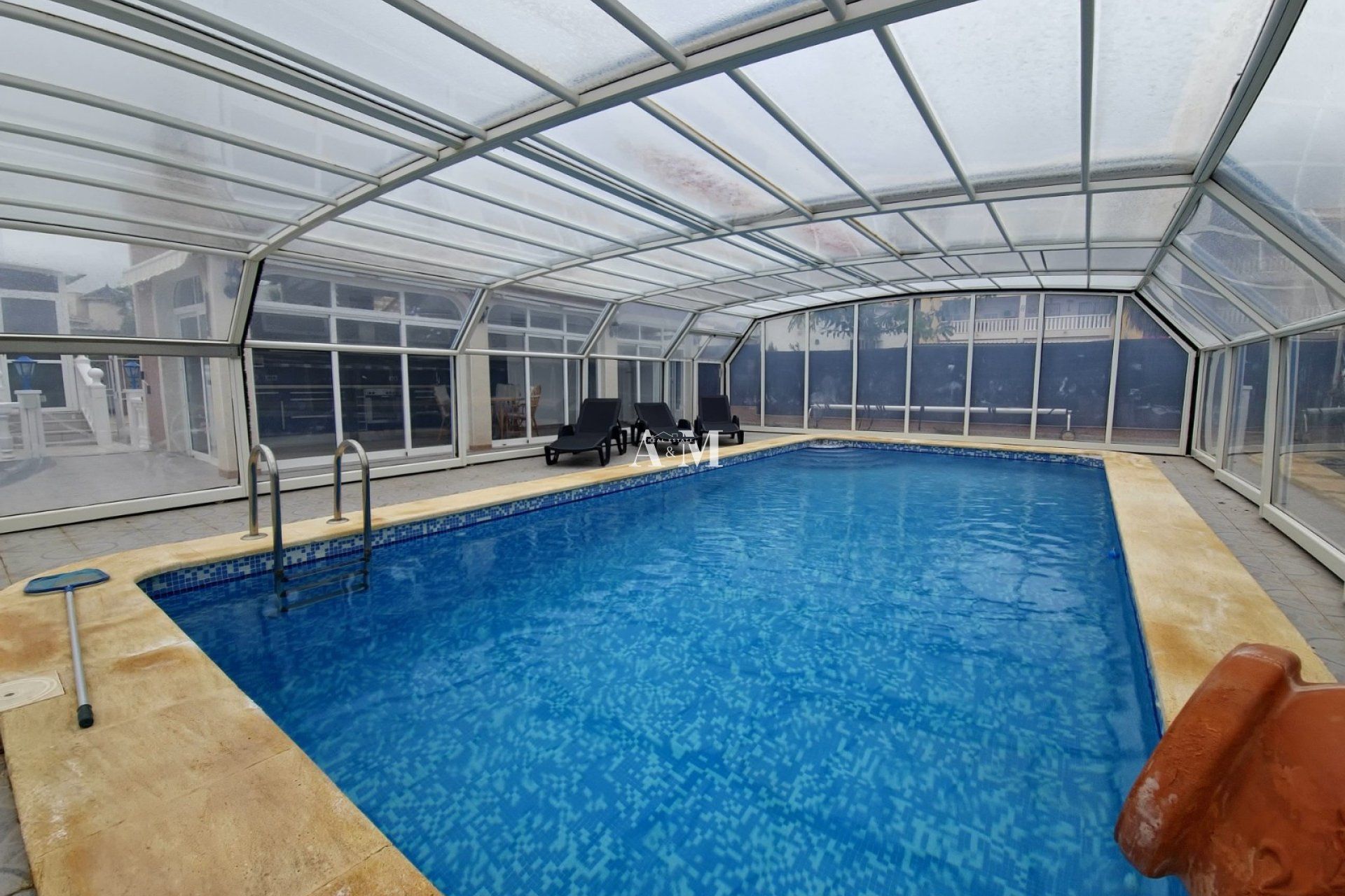 Piscina de Apartamento de alquiler en Orihuela con Aire acondicionado, Calefacción y Jardín privado