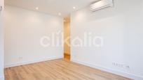 Bedroom of Flat for sale in  Madrid Capital  with Air Conditioner, Heating and Terrace