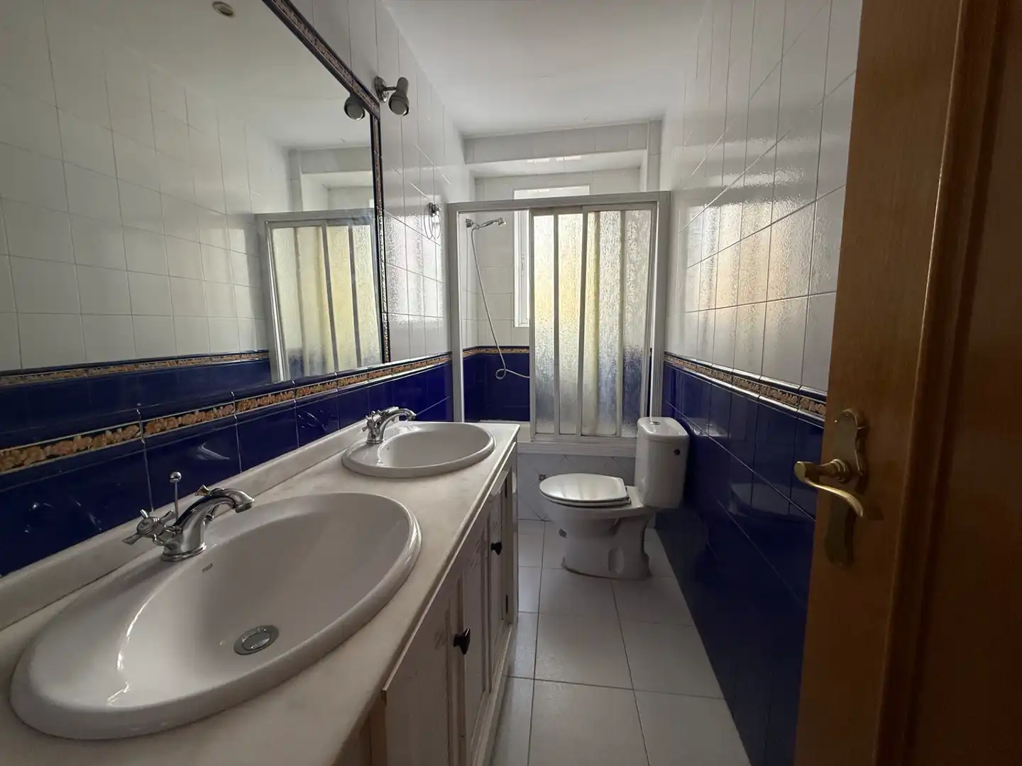 Bathroom of Flat for sale in Plasencia  with Air Conditioner, Heating and Furnished