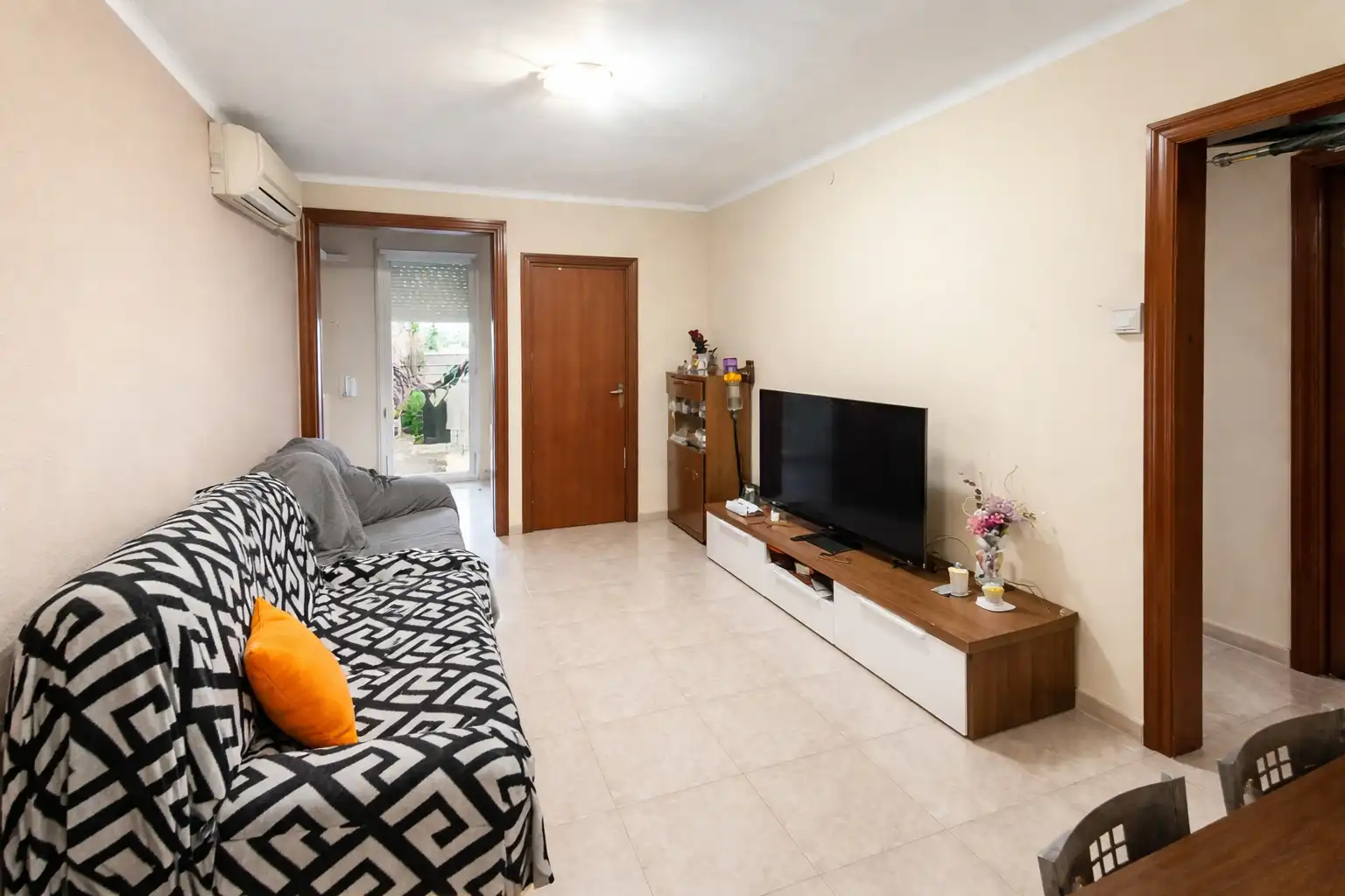 Piso con terraza en venta en Riu Sud