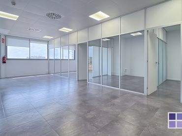 Oficina amb ascensor de lloguer a Avinguda de Cornellà 142