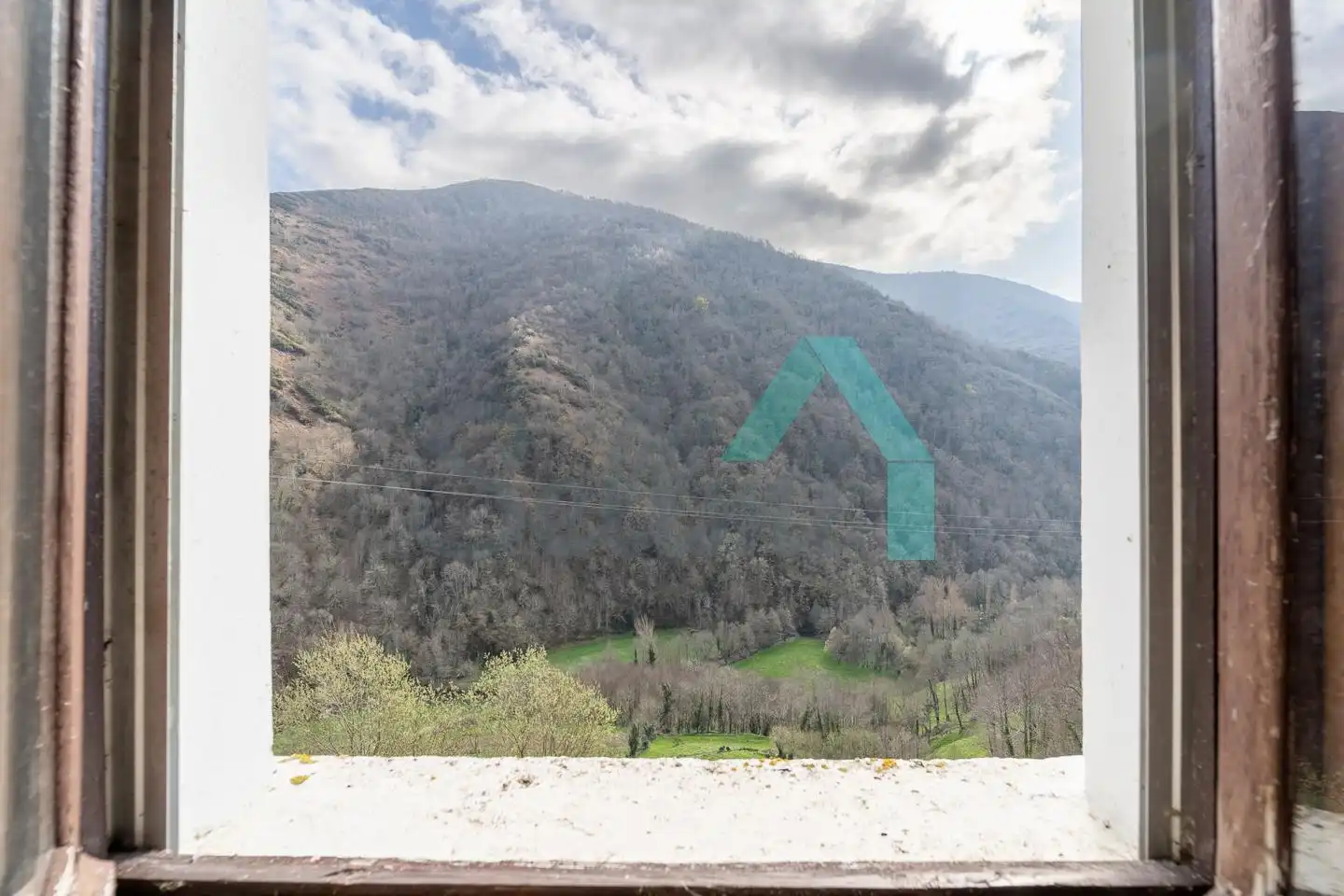 Casa adosada en venda en Cangas del Narcea amb Calefacció, Jardí privat i Terrassa
