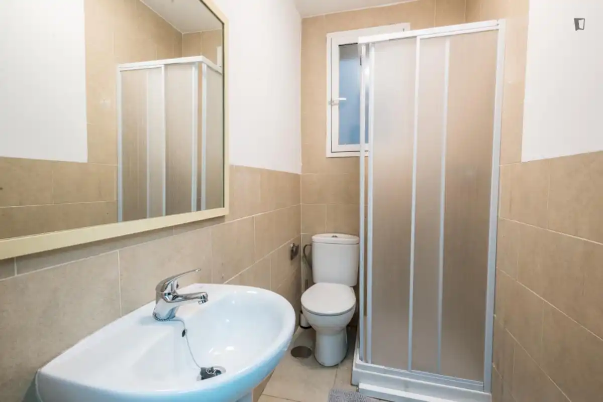 Habitación en Cortes - Huertas