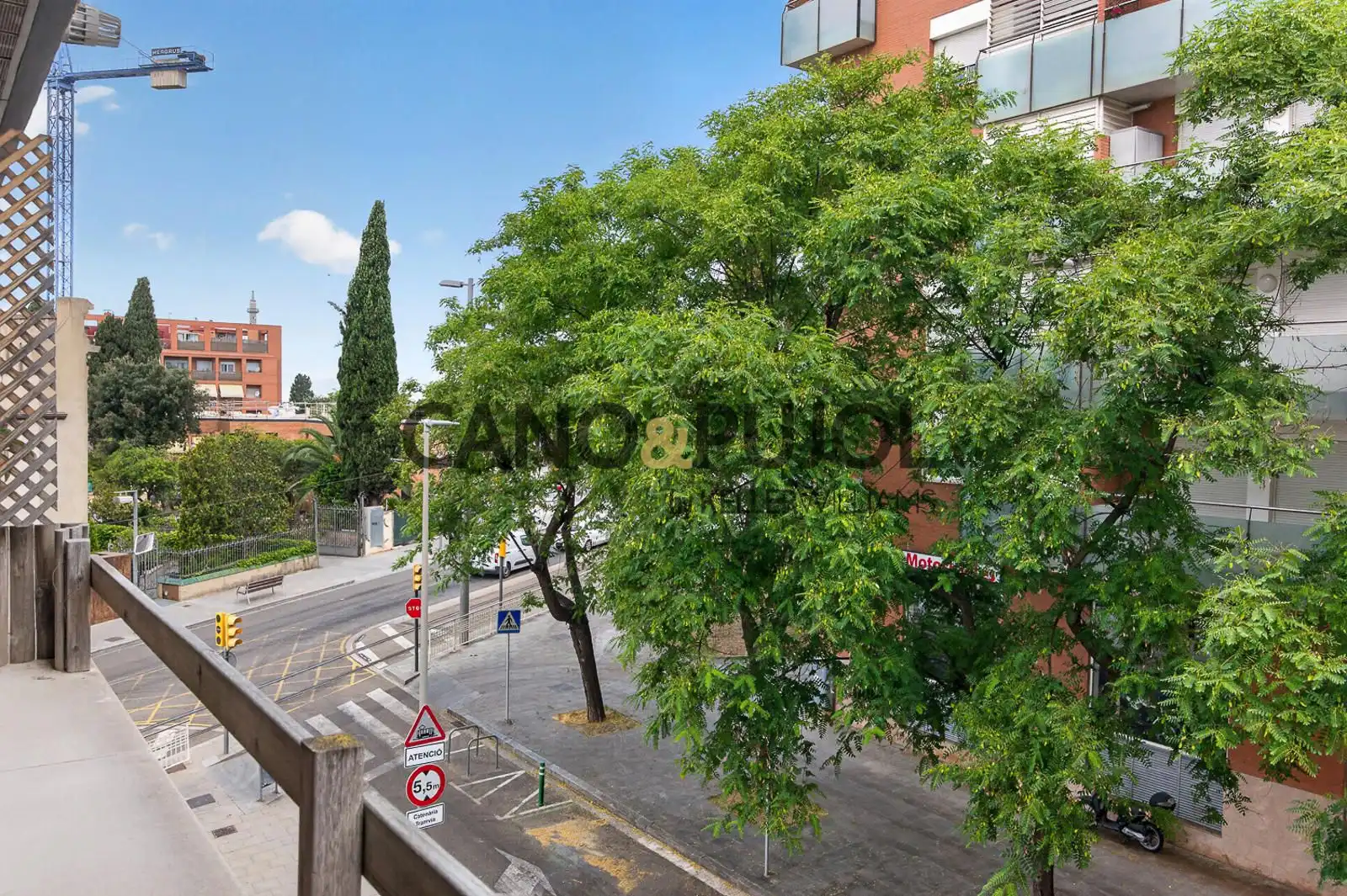 Vista exterior de Pis en venda en Sant Just Desvern amb Aire condicionat, Calefacció i Terrassa