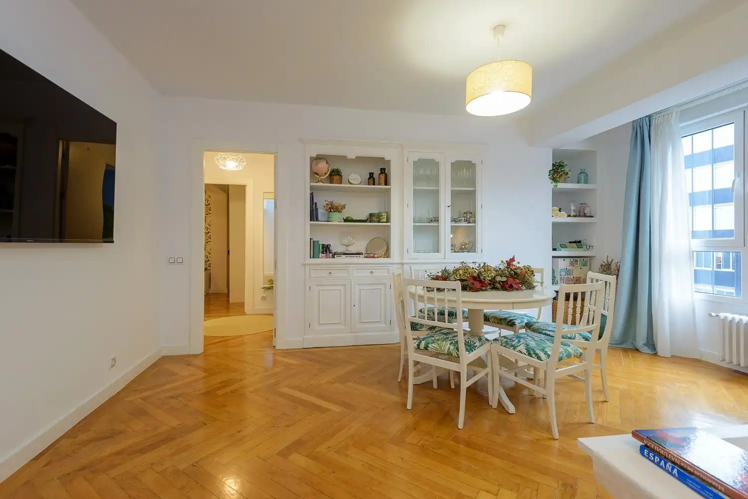 Comedor de Piso en venta en Oviedo  con Calefacción y Parquet