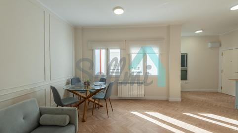 Foto 2 de Piso de alquiler en Ramiro I Rey, Vallobín, Oviedo