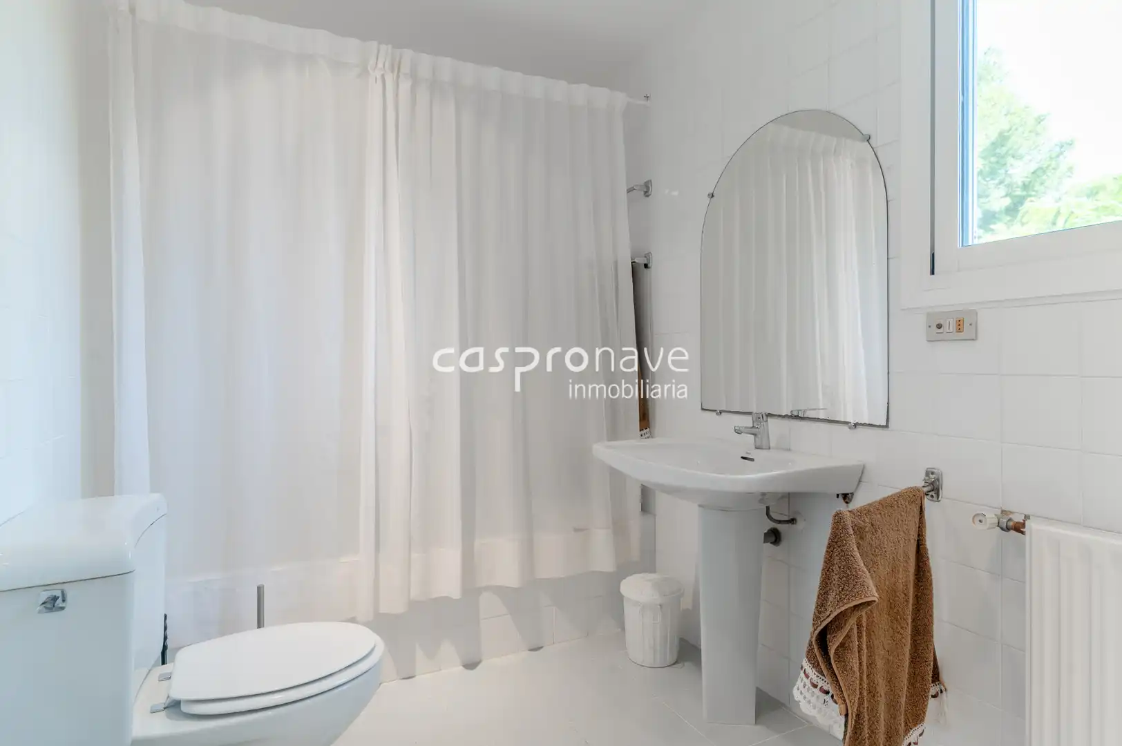 Badezimmer von Haus oder Chalet zum Verkauf in Benicasim / Benicàssim mit Heizung, Privatgarten und Terrasse