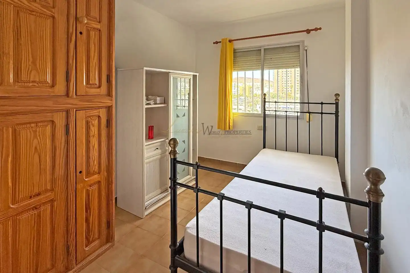 Habitación de Apartamento en venta en Arona con Terraza y Piscina comunitaria
