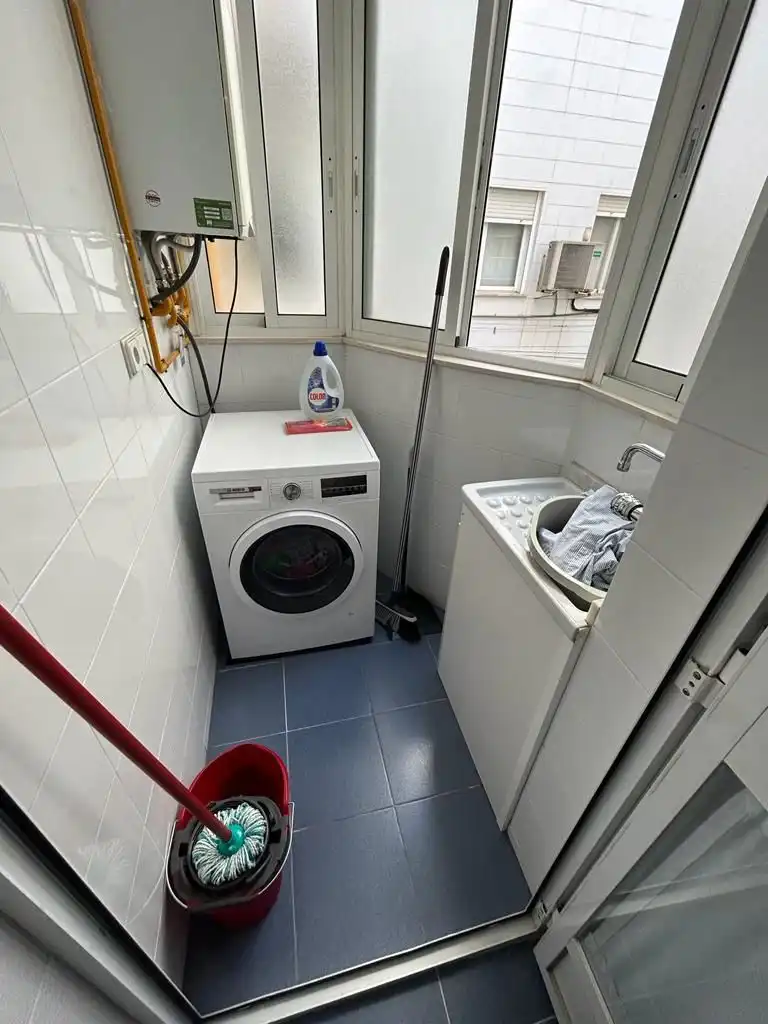Badezimmer von Wohnung zum Verkauf in Valencia mit Klimaanlage, Heizung und Parkett