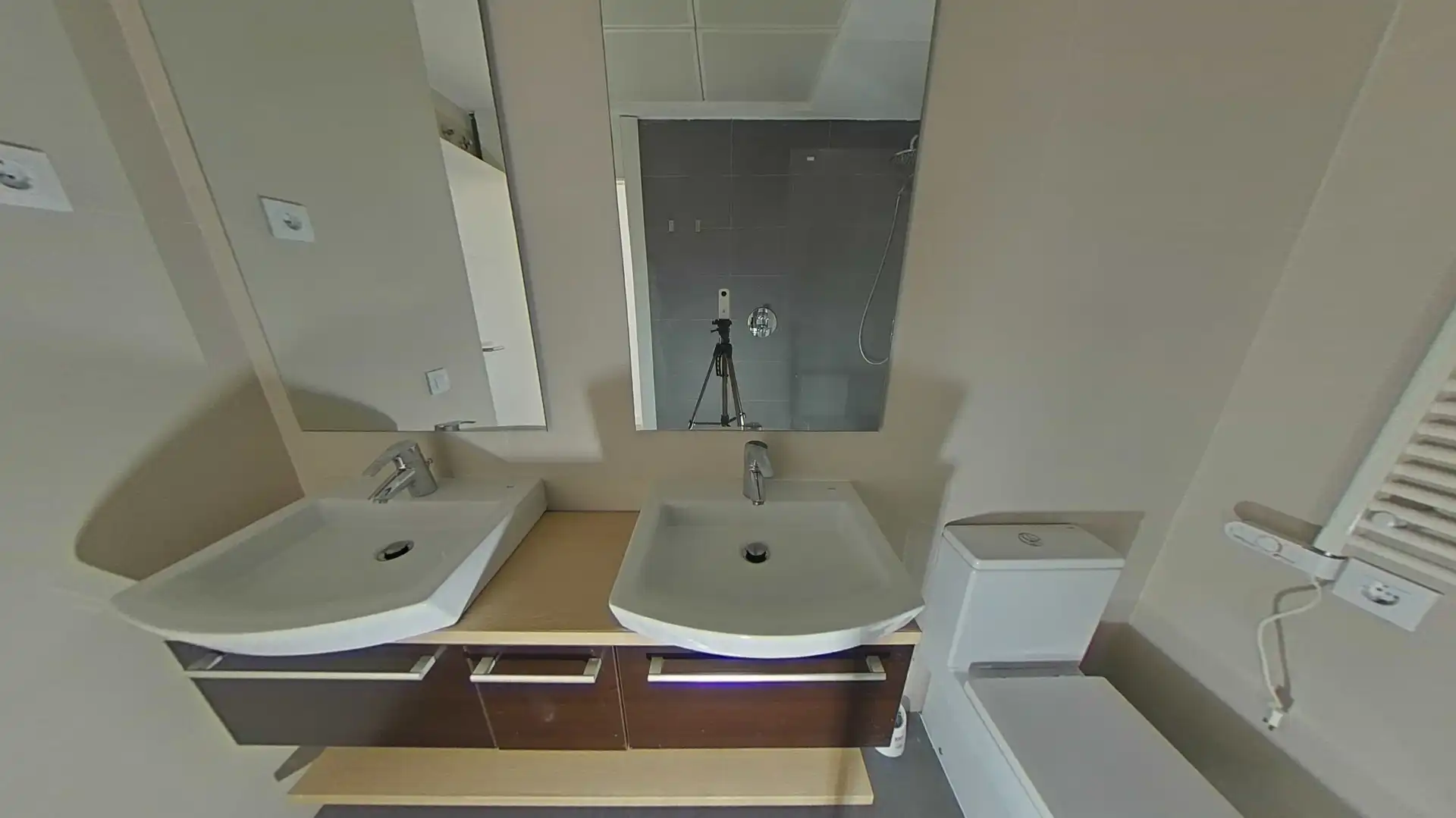 Baño de Piso en venta en Madrid con Parquet, Trastero y Piscina