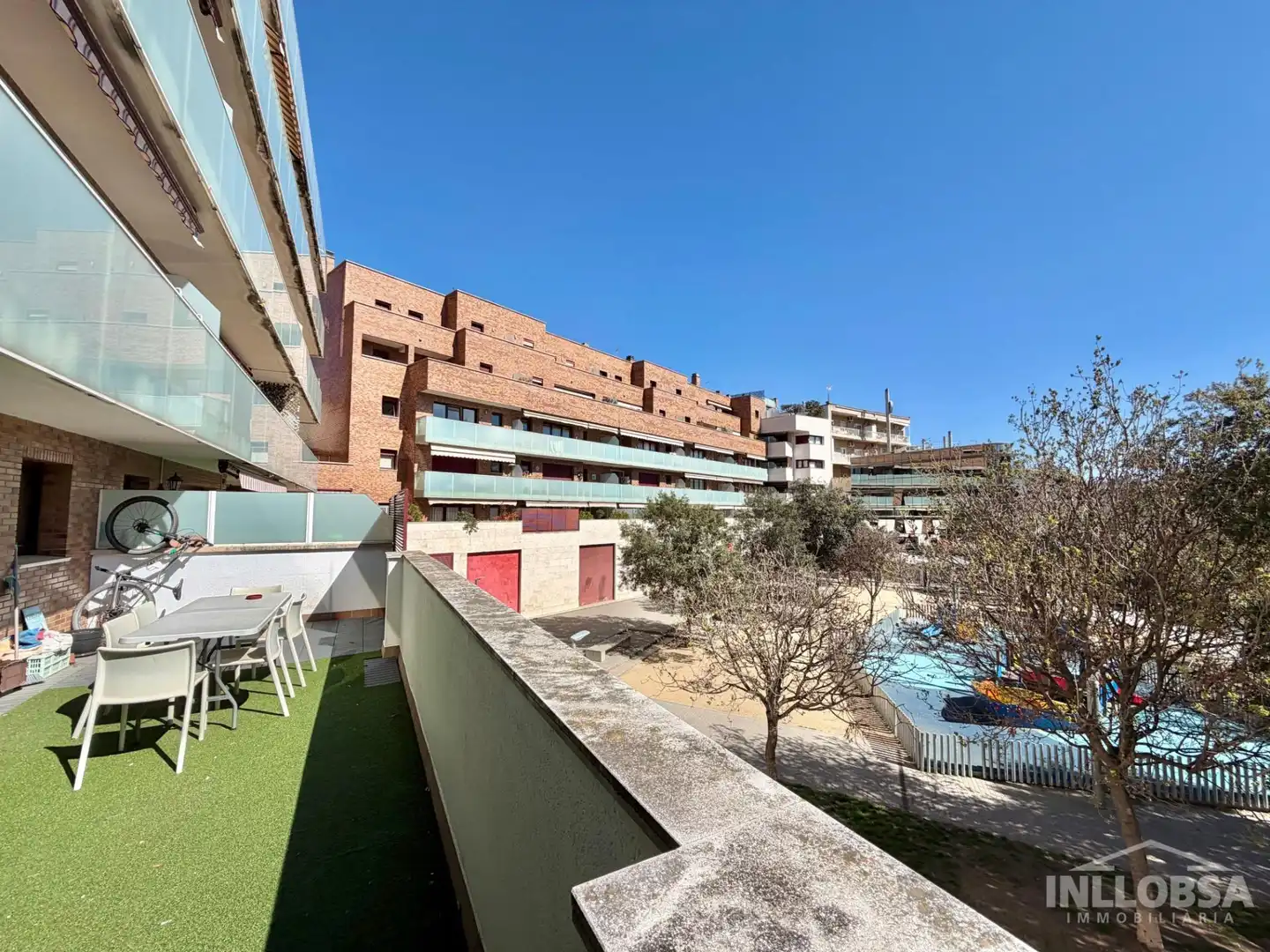 Vista exterior de Piso en venta en Manresa con Calefacción, Terraza y Trastero