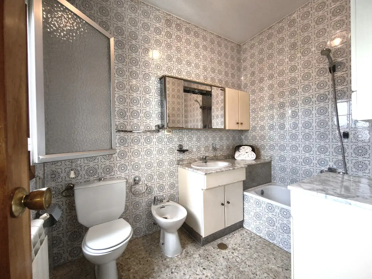 Bathroom of Flat for sale in Ourense Capital   with Heating, Storage room and Furnished