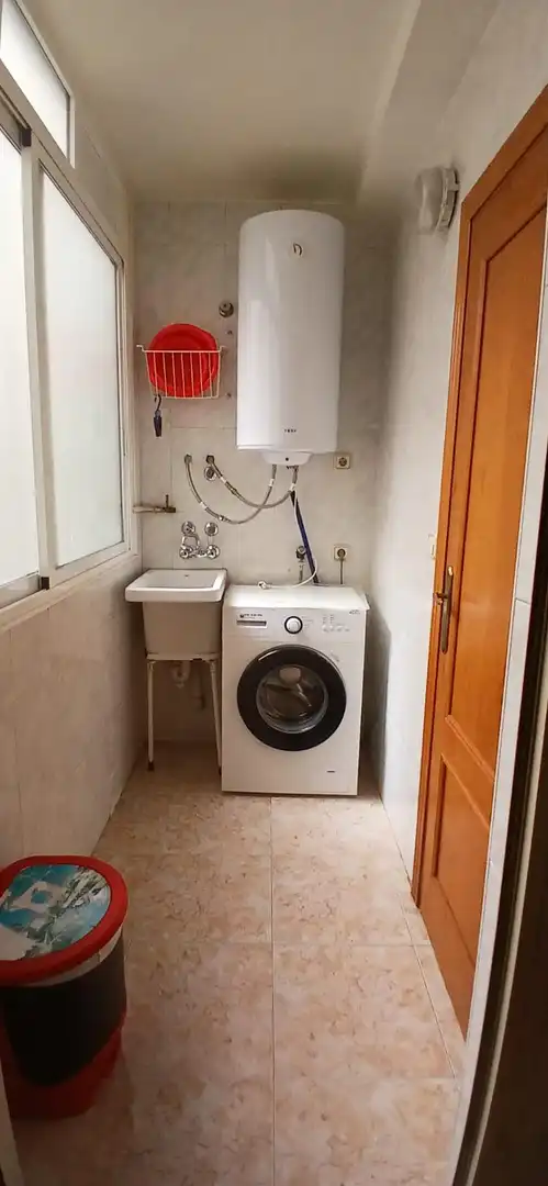 Badezimmer von Wohnung zur Miete in Murcia mit Klimaanlage und Heizung