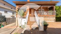 Vista exterior de Casa o xalet en venda en Vallirana amb Calefacció, Jardí privat i Terrassa