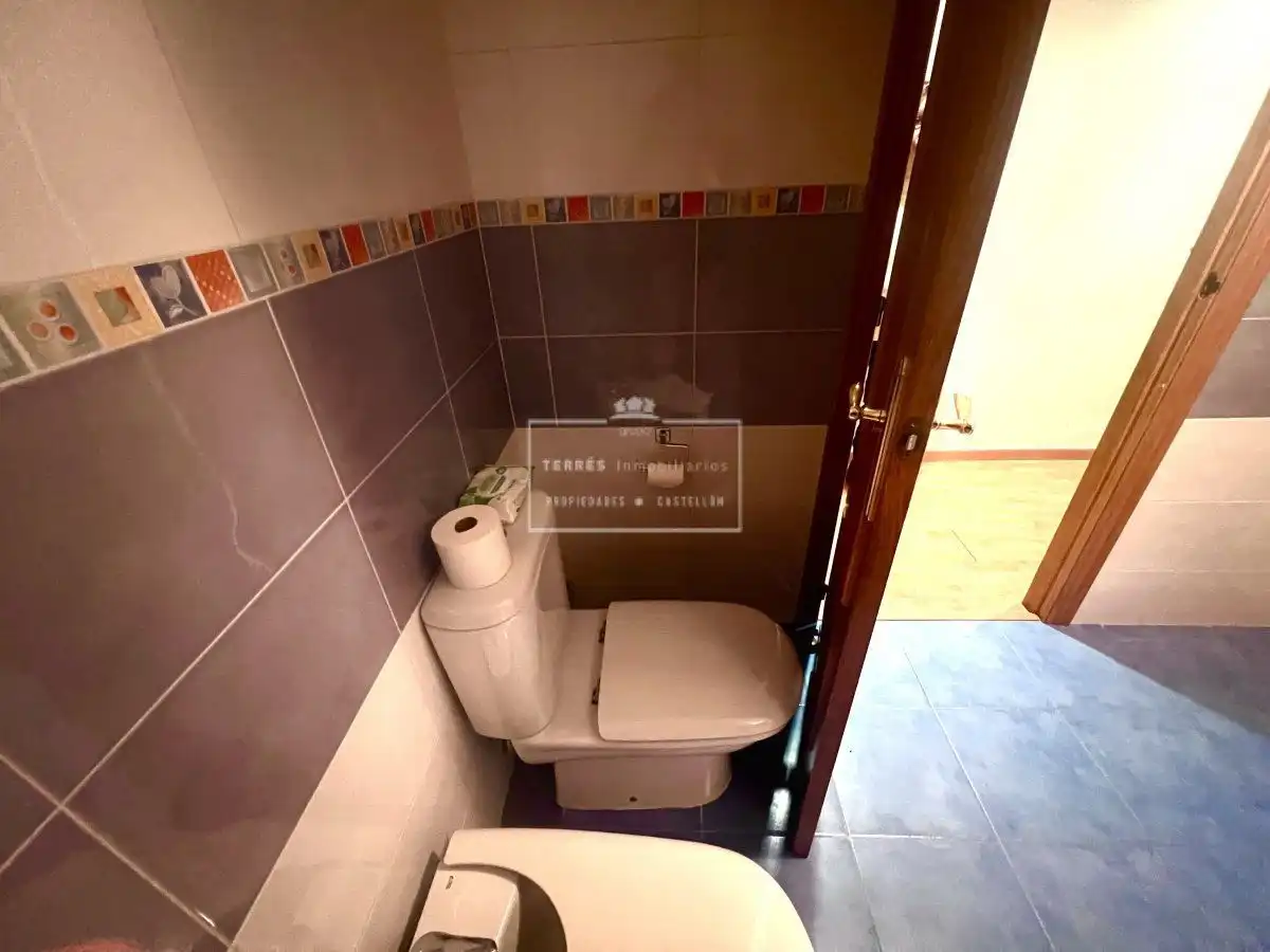 Baño de Piso en venta en Castellón de la Plana / Castelló de la Plana con Aire acondicionado, Calefacción y Terraza