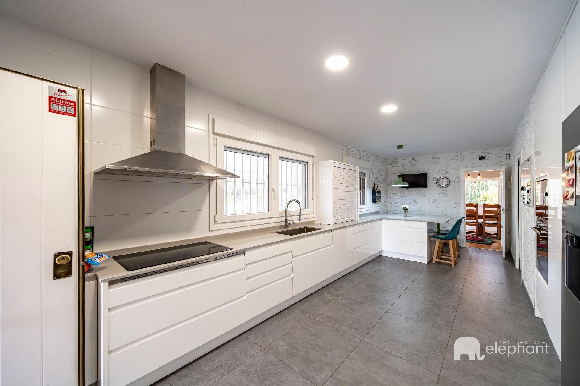 Kitchen of House or chalet for sale in Torrelodones  with Private garden, Terrace and Storage room