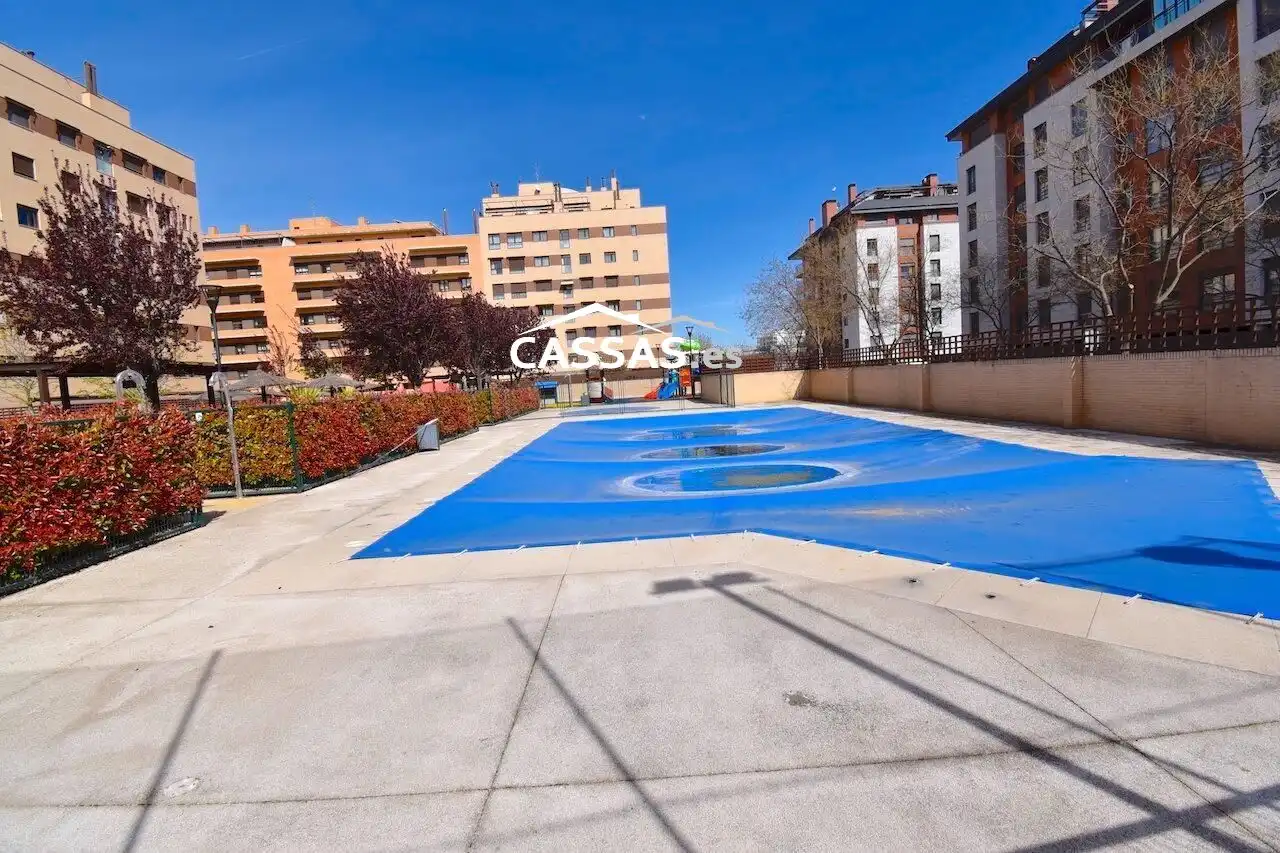 Piscina de Pis en venda en Torrejón de Ardoz amb Aire condicionat, Calefacció i Terrassa
