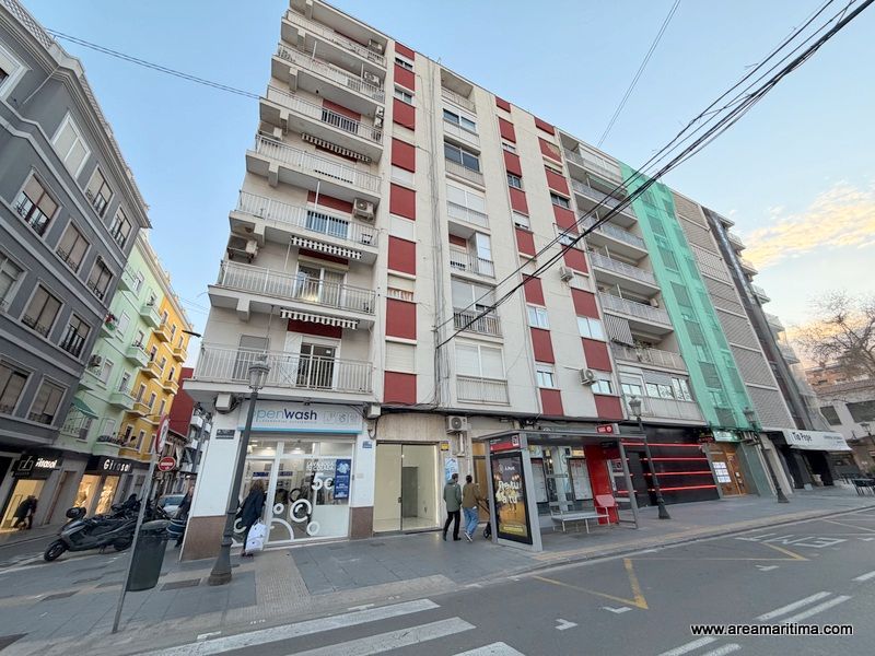 Vista exterior de Local de lloguer en  Valencia Capital amb Aire condicionat