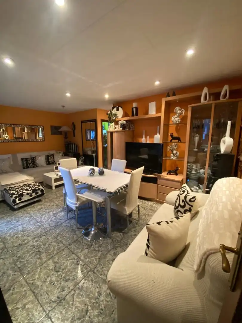 Flat for sale in Calle carrer Pintor Rosales,, imagen 3