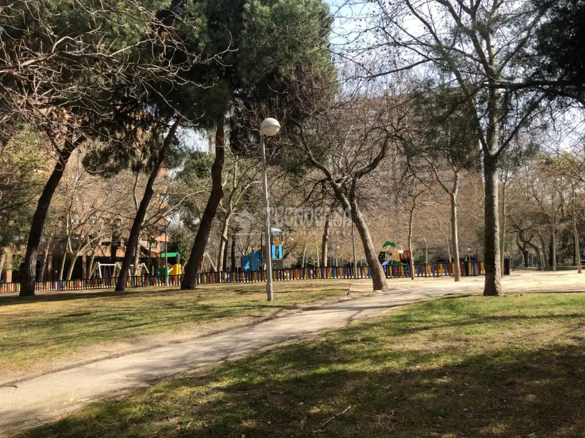 Vista exterior de Garatge en venda en Madrid