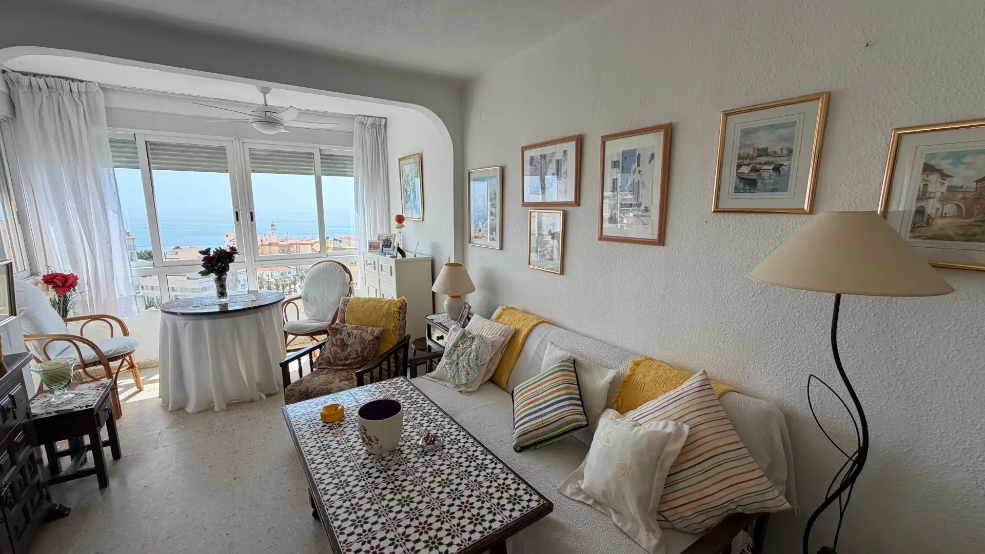 Wohnzimmer von Wohnung zum Verkauf in Torrox mit Möbliert, Ofen und Waschmaschine