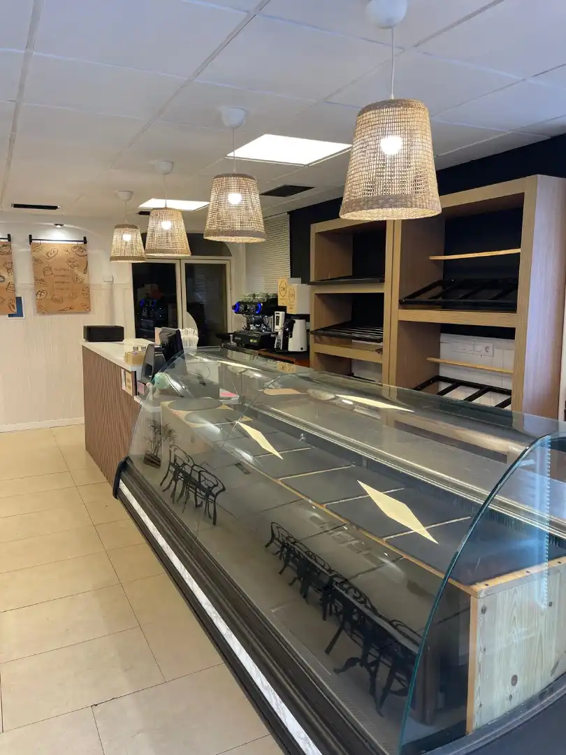 Local comercial en traspàs a Sant Joan, imagen 2
