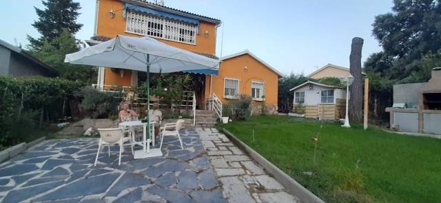 Casa-chalet en Venta en Maello