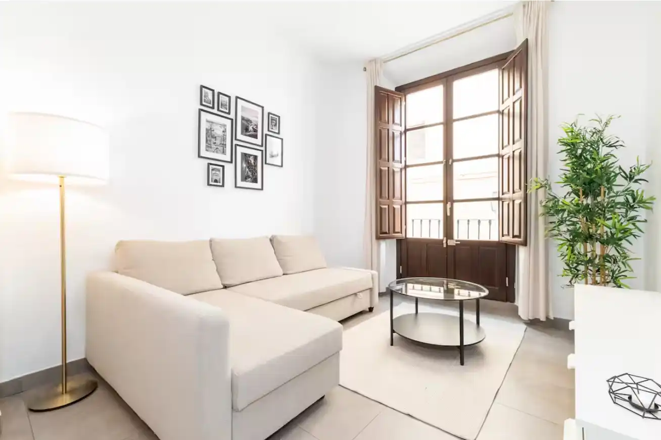 Sala d'estar de Apartament de lloguer en Granada amb Aire condicionat, Calefacció i Parquet