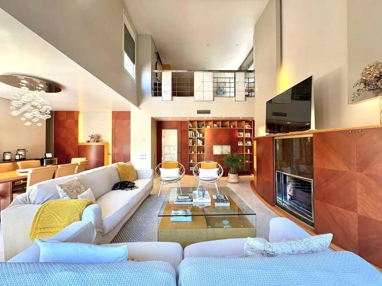 Living room of Houses for sale in Sant Cugat del Vallès  with Air Conditioner, Heating and Private garden