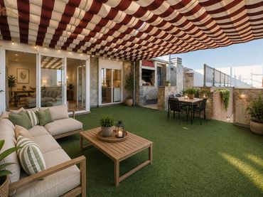 Penthouse with pool for sale in Avenida del Hospital