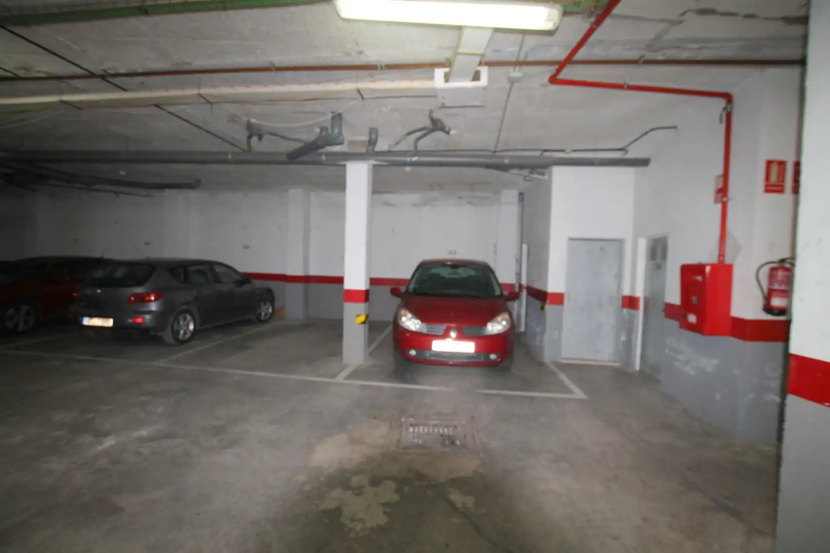 Aparcament de Planta baixa en venda en Dos Hermanas amb Aire condicionat i Traster