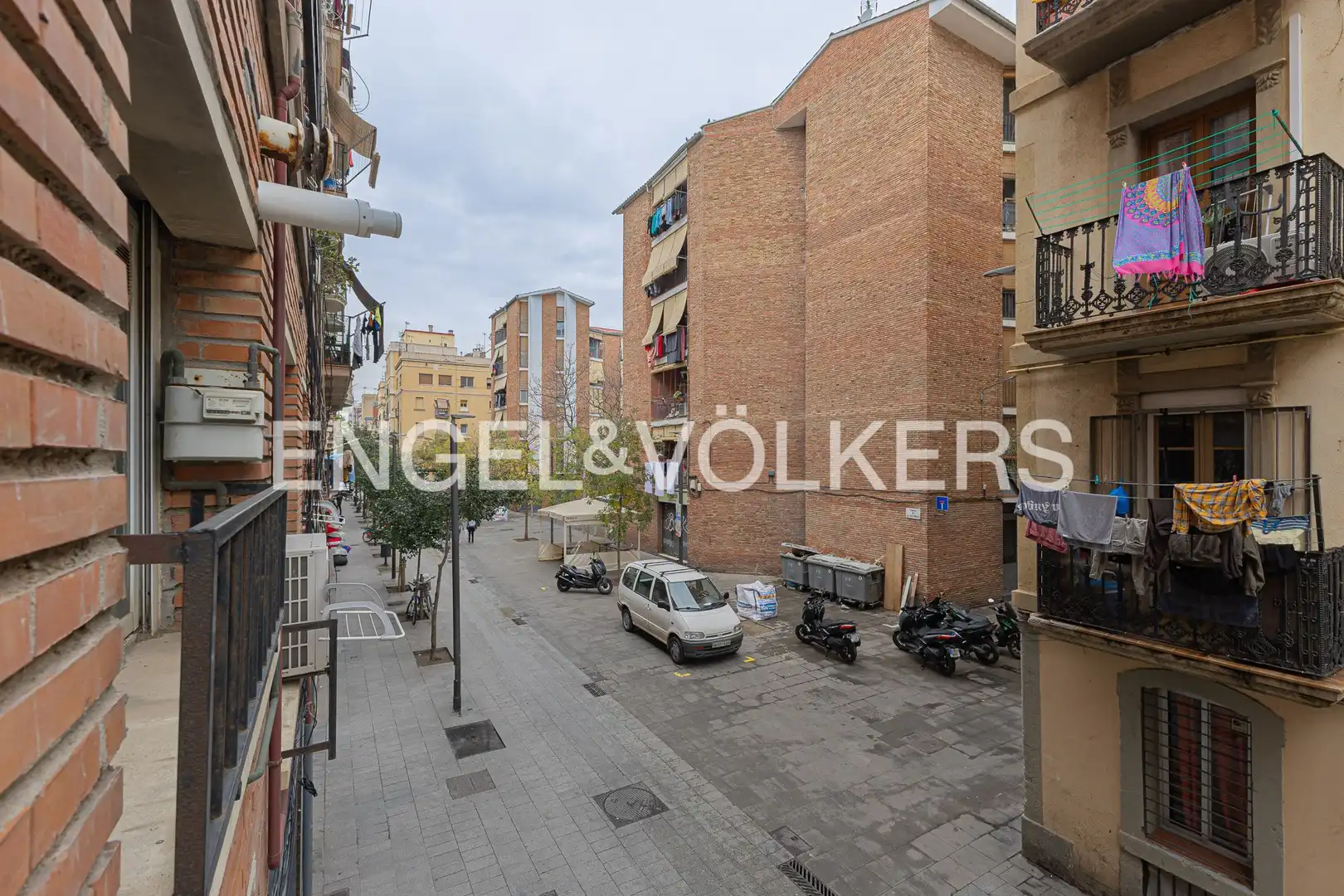 Vista exterior de Pis en venda en Barcelona amb Aire condicionat, Calefacció i Moblat
