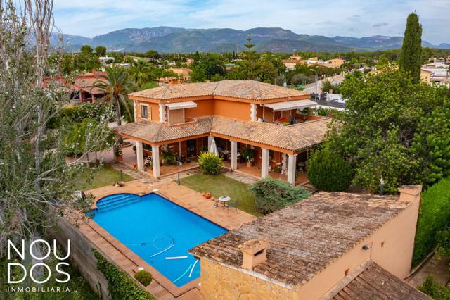 Casa-chalet en Venta en Es Garrovers