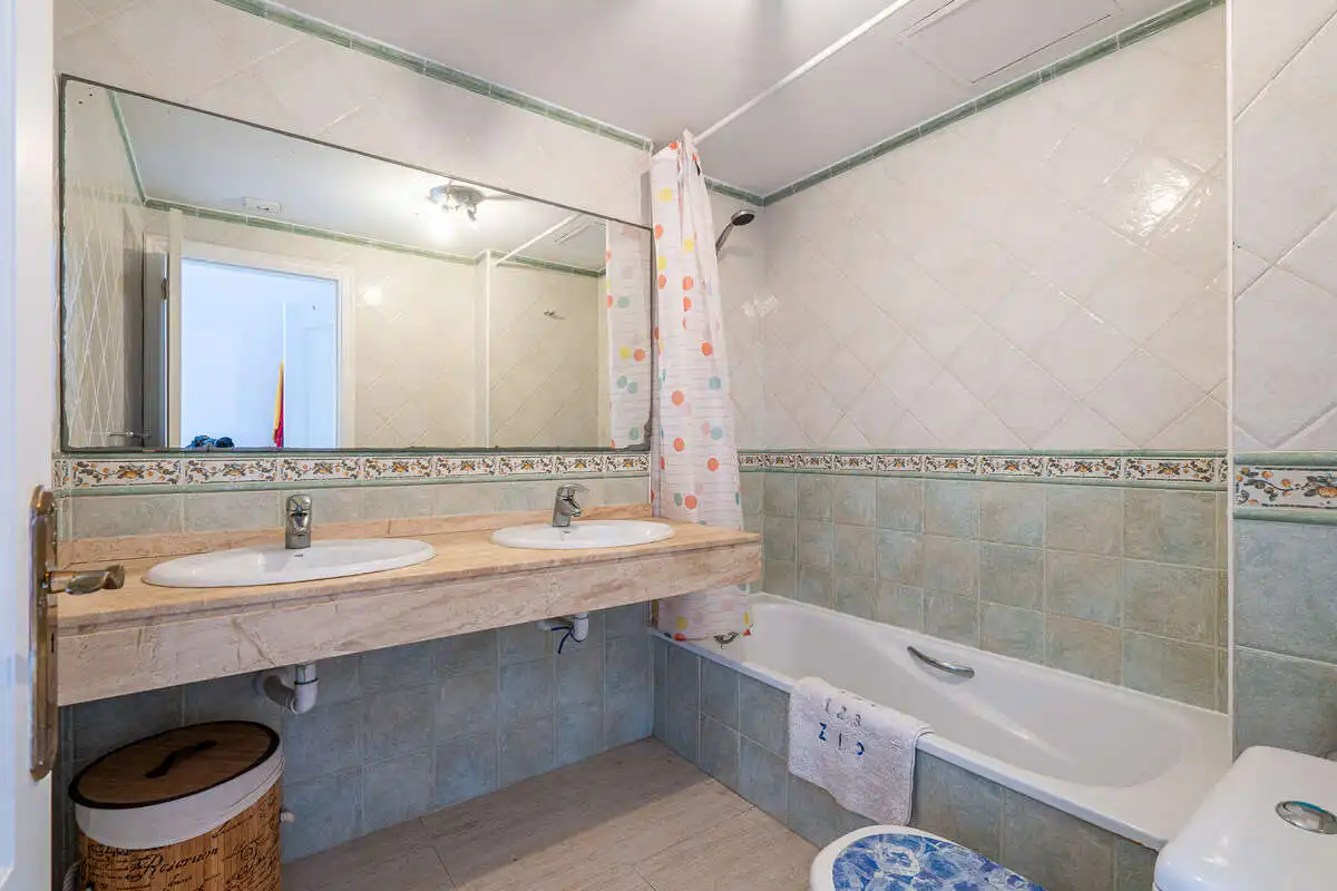 Bathroom of Apartments for sale in Arrecife  with Furnished