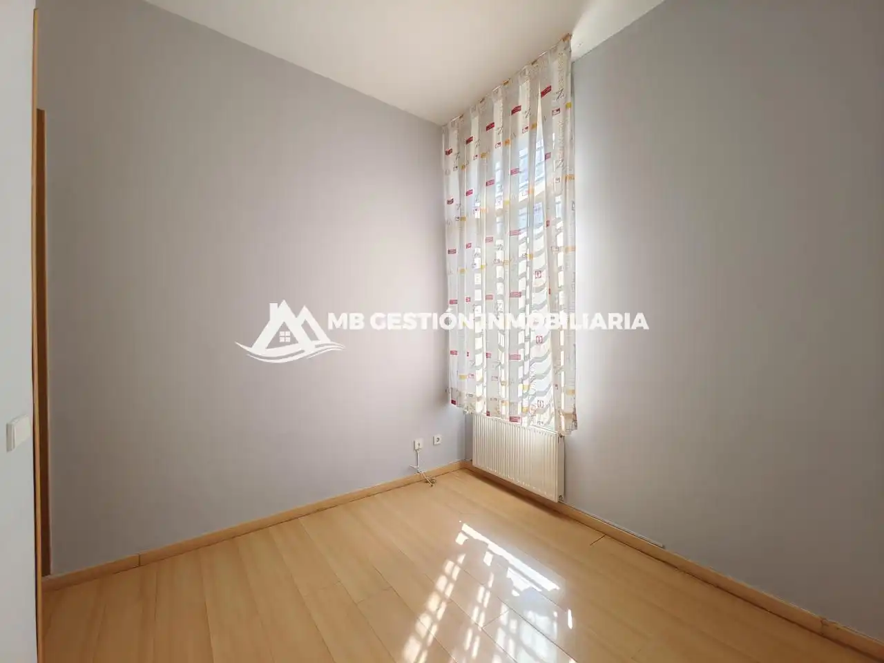 Habitación de Planta baja en venta en Fuenlabrada con Calefacción, Trastero y Piscina