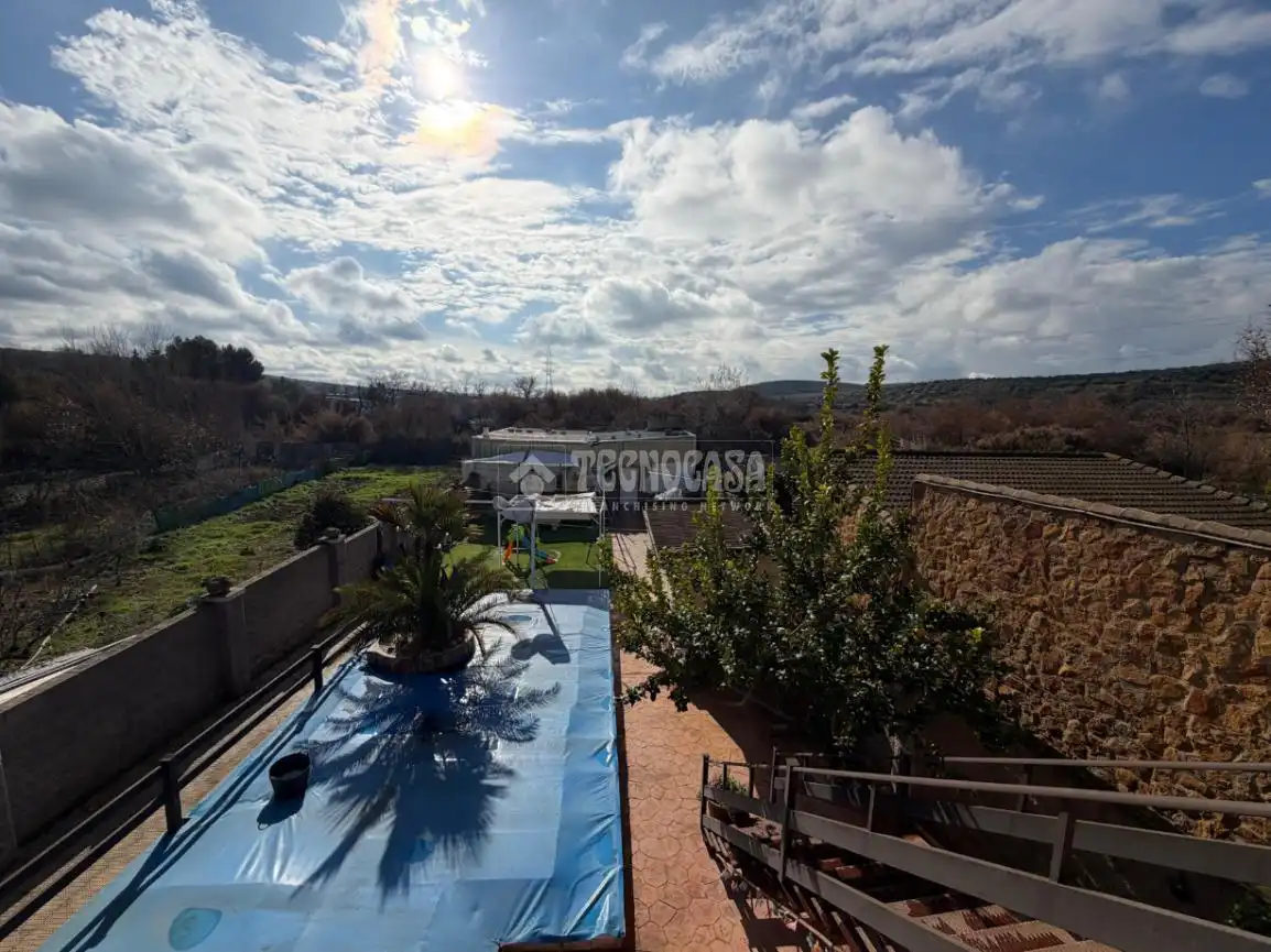 Terrassa de Finca rústica en venda en Villatorres amb Aire condicionat, Calefacció i Alarma