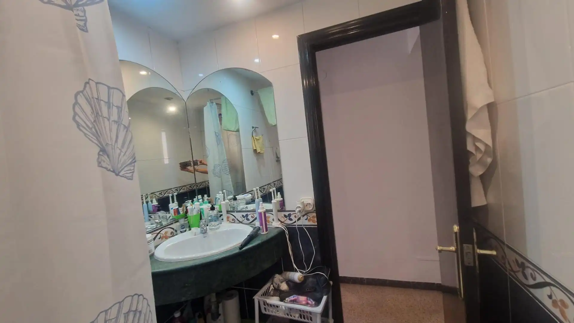 Baño de Piso en venta en La Ràpita con Terraza y Amueblado