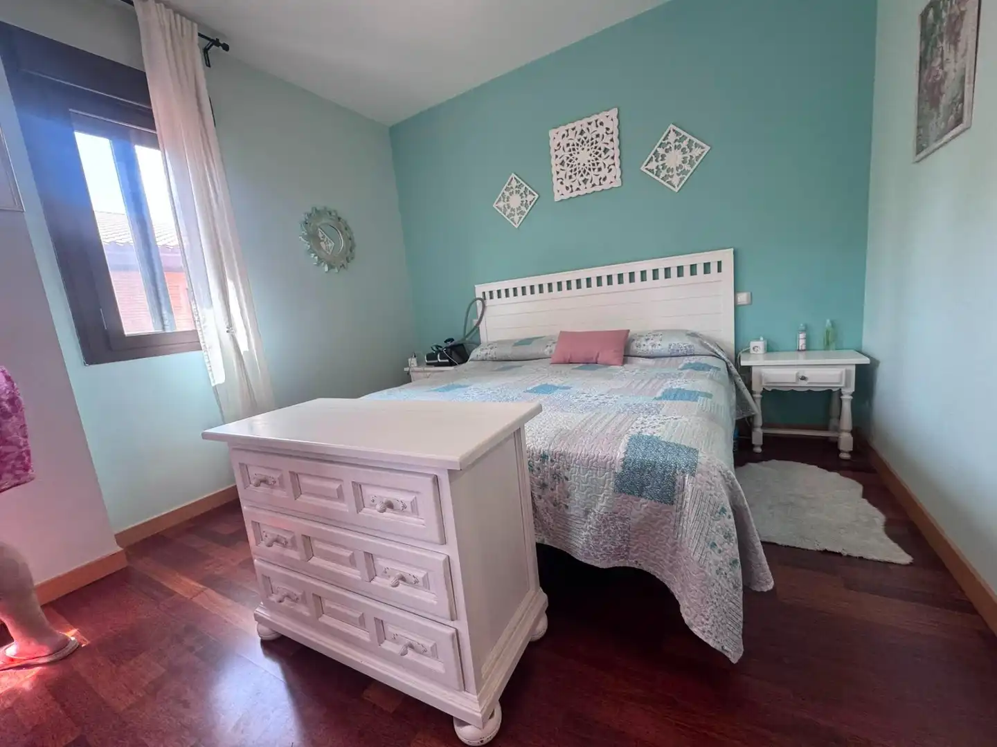 Habitación de Casa adosada en venta en Yebes con Calefacción, Balcón y Piscina comunitaria