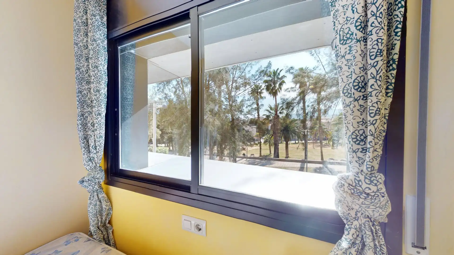 Schlafzimmer von Wohnung zum Verkauf in Barcelona mit Heizung und Balkon