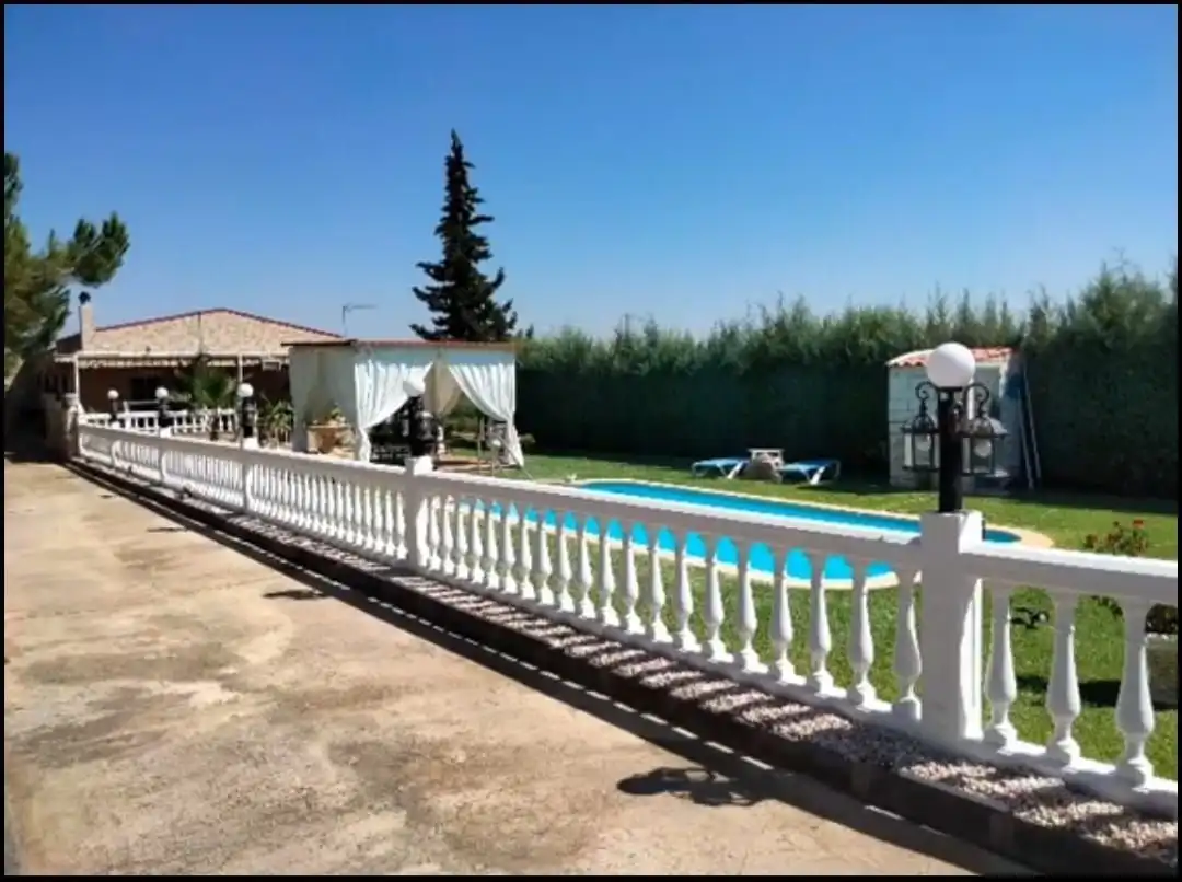Jardín de Finca rústica en venta en Arroyo de San Serván con Aire acondicionado, Jardín privado y Trastero
