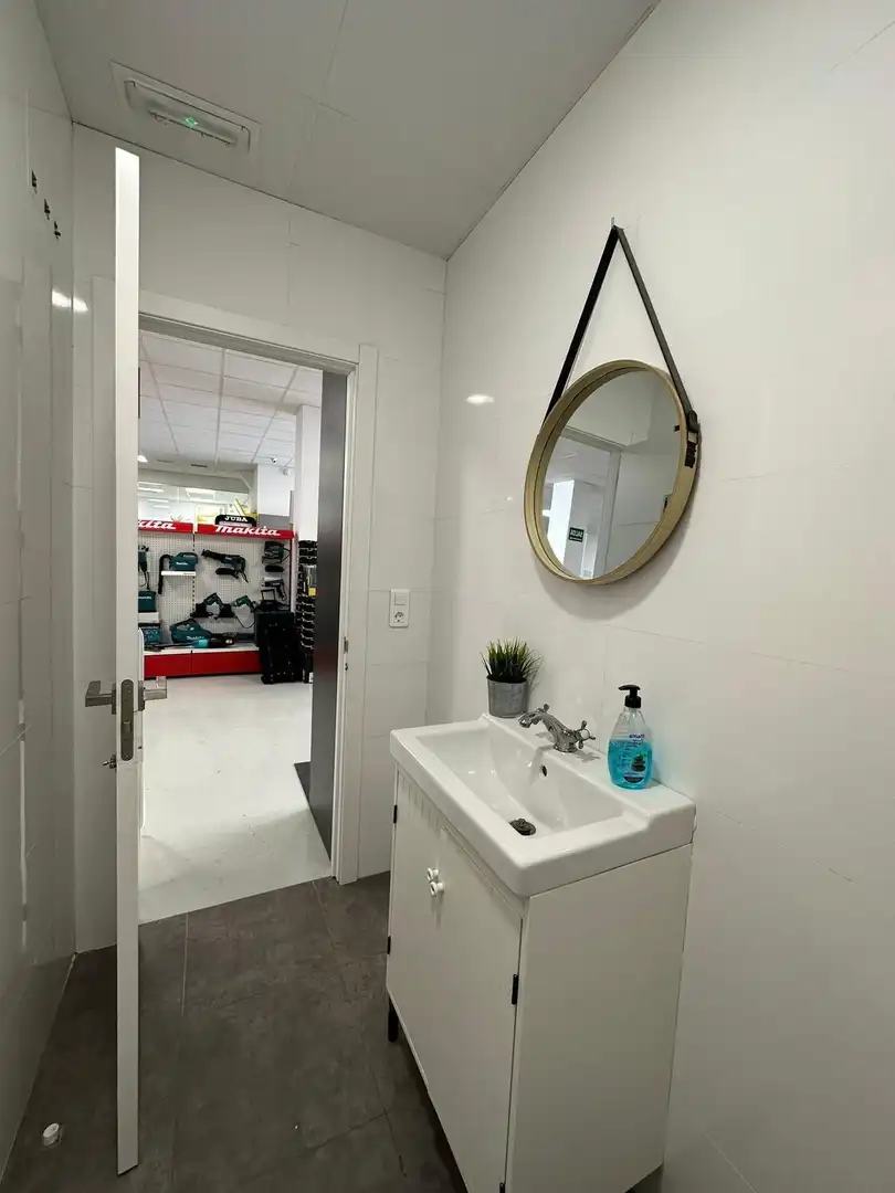 Baño de Nave industrial en venta en Paiporta