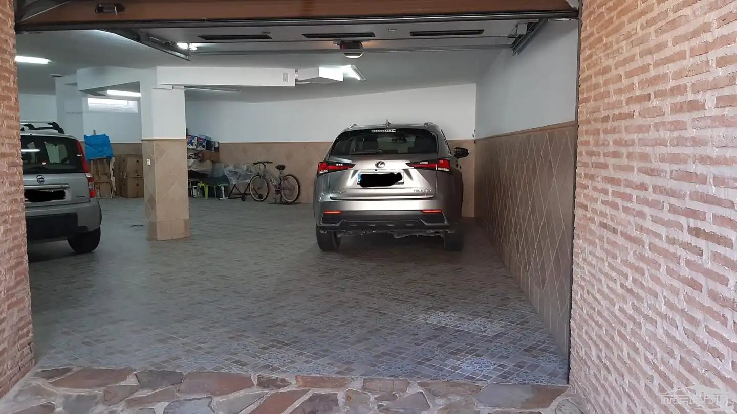 Parking de Casa o chalet en venta en Lucena con Aire acondicionado, Terraza y Trastero