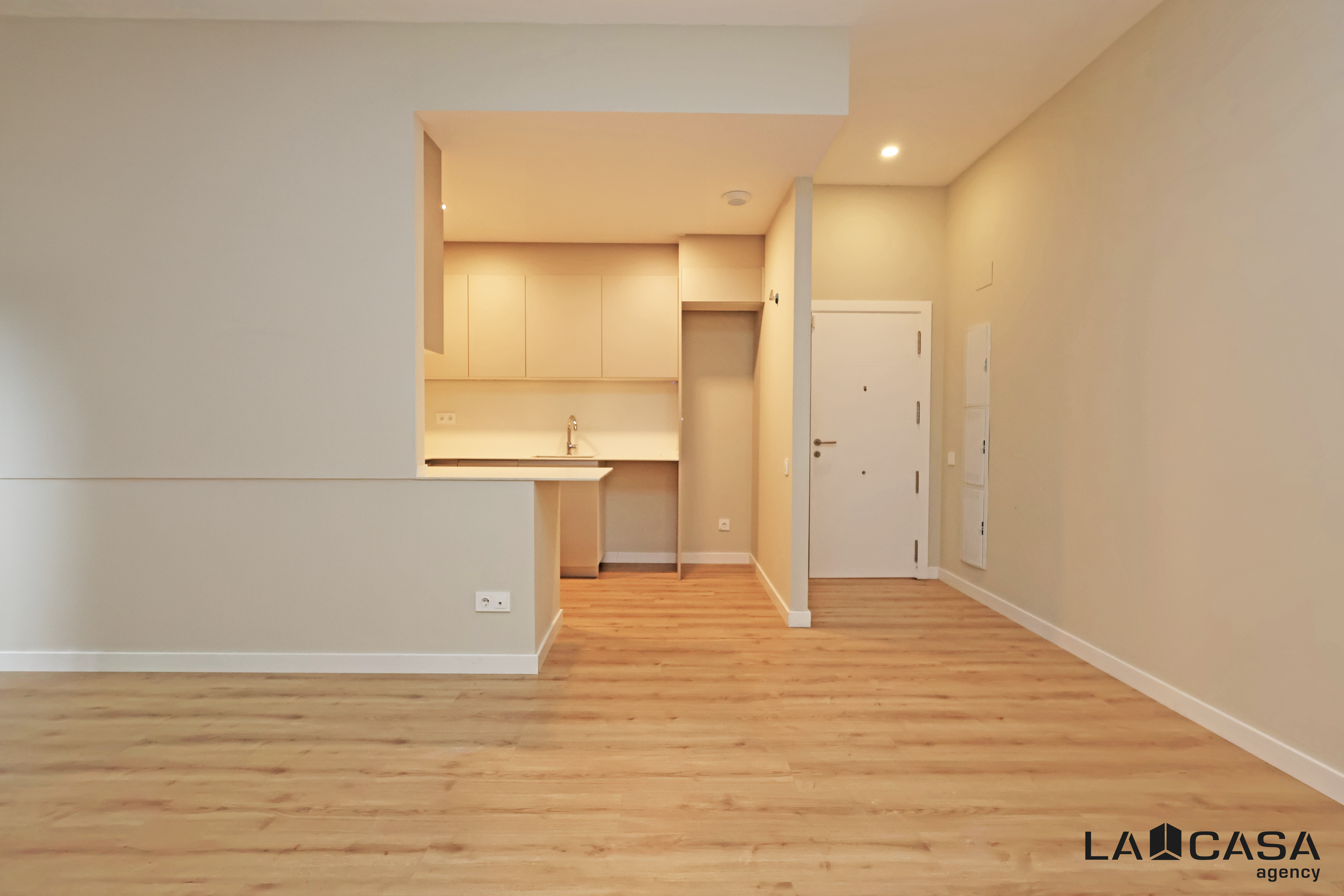 Planta baja for sale in L'Hospitalet de Llobregat  with Storage room